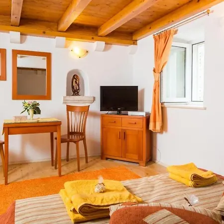 Apartment Ivana Old Town -studio *